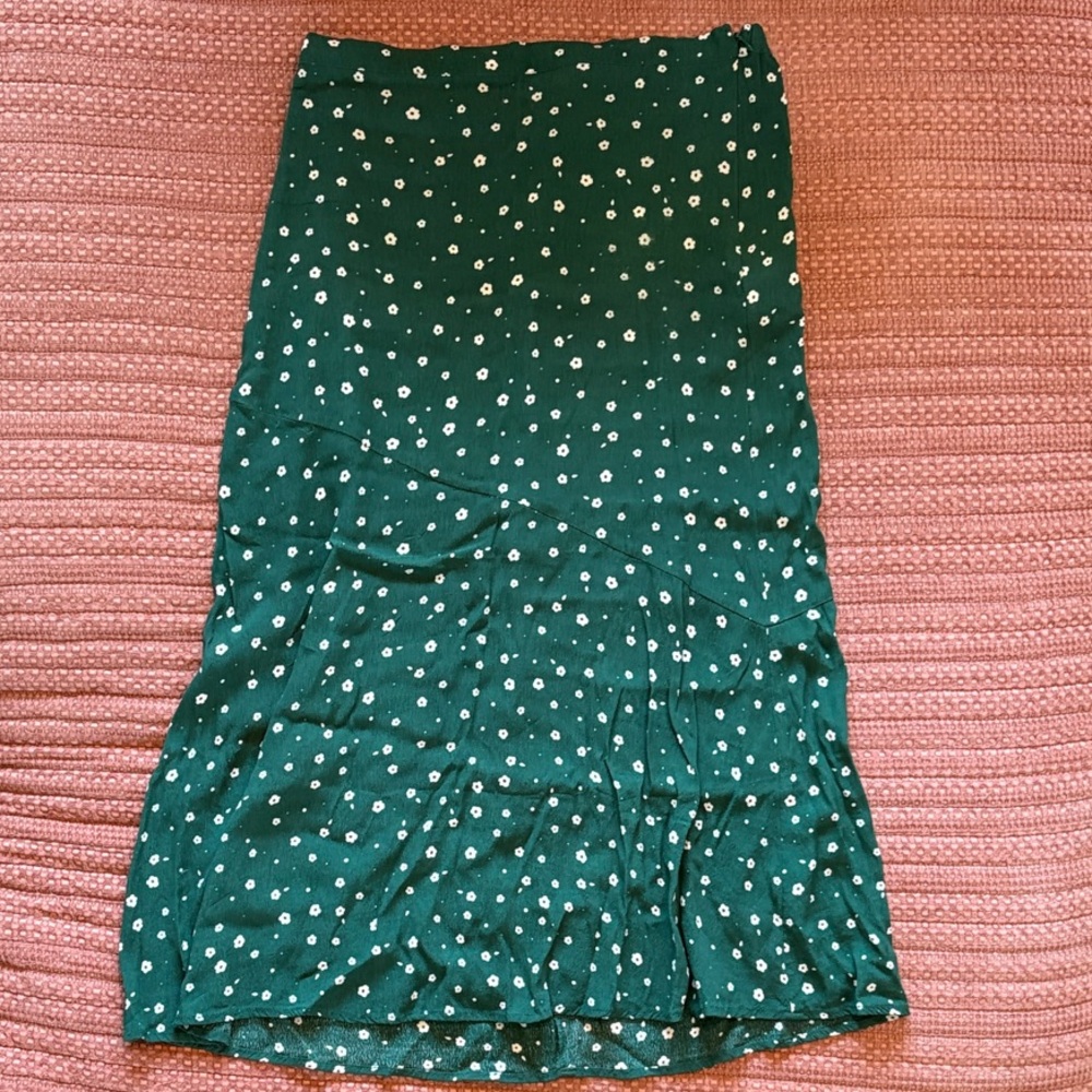 Sportsgirl Emerald Green Midi Skirt with White Floral Print